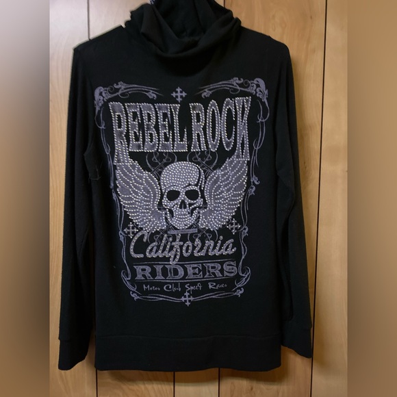 clothes for sale !! - Picture 1 of 2